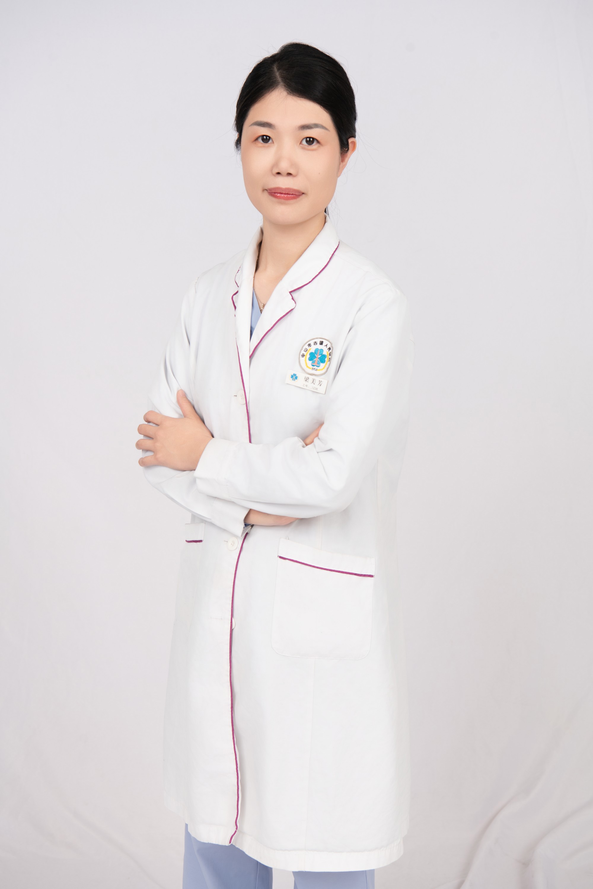 梁美芳